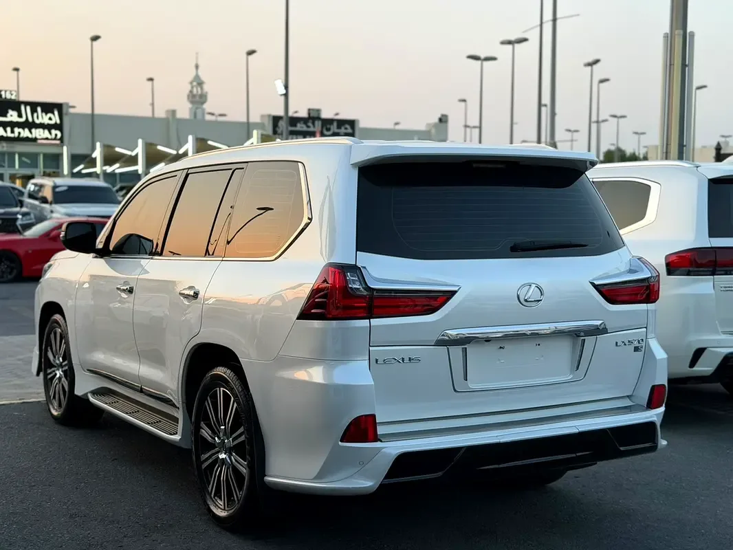 Lexus LX 570 AT (367 حصان) - 7