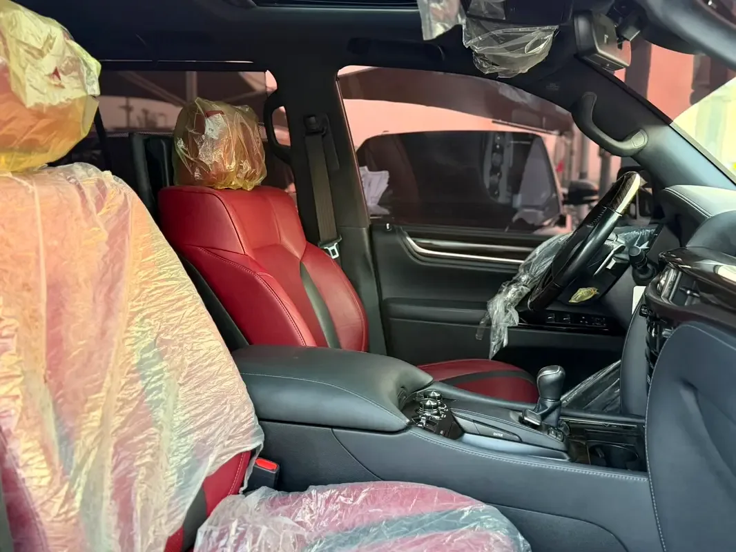 Lexus LX 570 AT (367 حصان) - 11