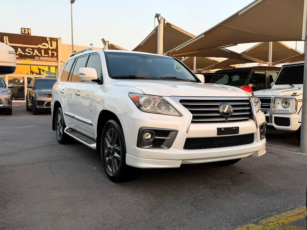 Lexus LX 570 AT (367 hp)