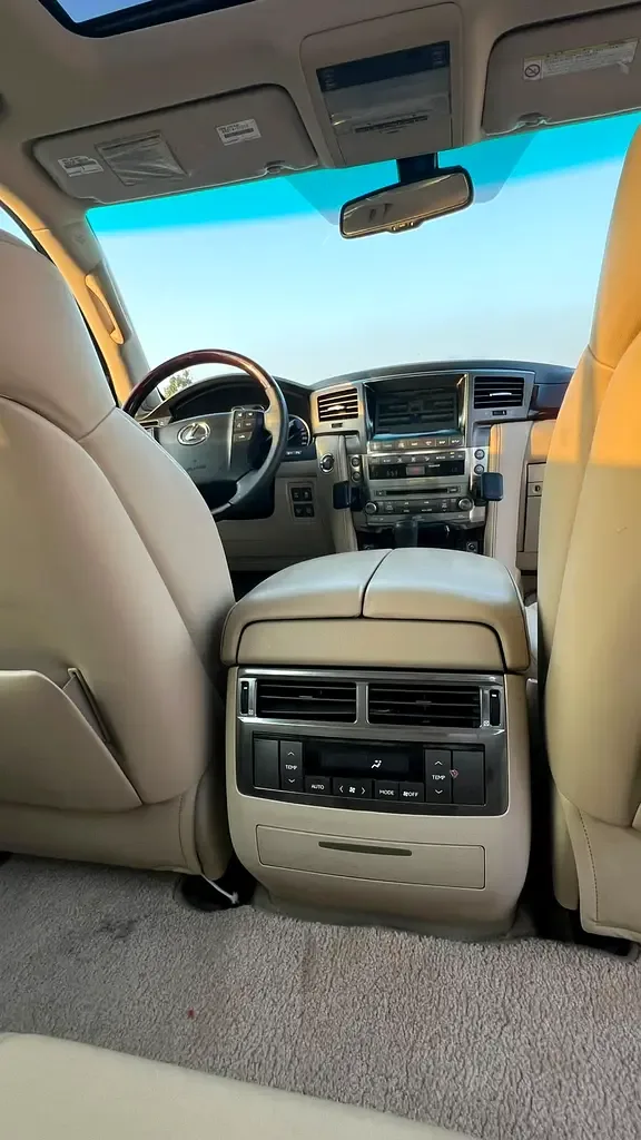 Lexus LX 570 AT (367 hp) - 7