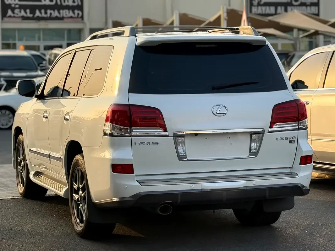 Lexus LX 570 AT (367 hp) - 9