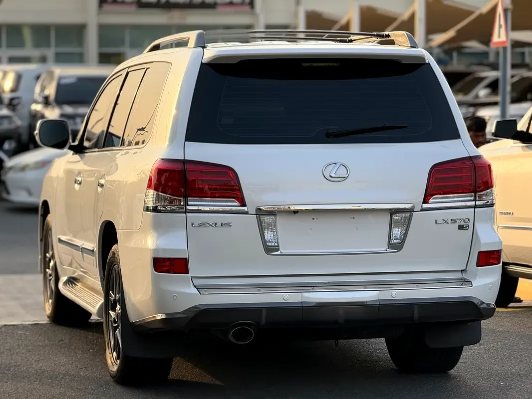 Lexus LX 570 AT (367 hp) - 7
