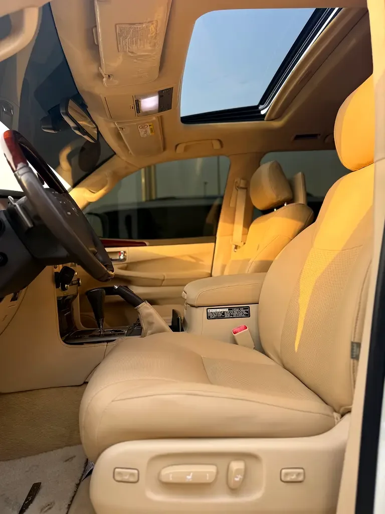 Lexus LX 570 AT (367 hp) - 12