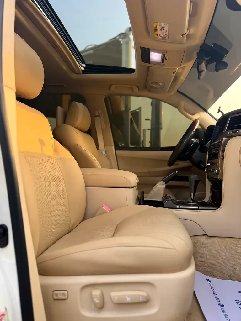 Lexus LX 570 AT (367 hp) - 13