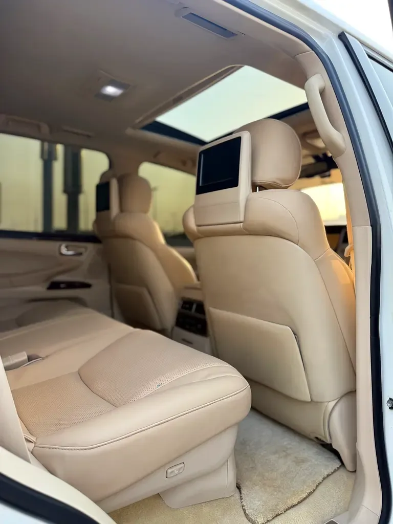 Lexus LX 570 AT (367 hp) - 14