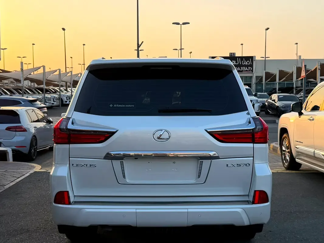 Lexus LX 570 AT (367 hp) - 7
