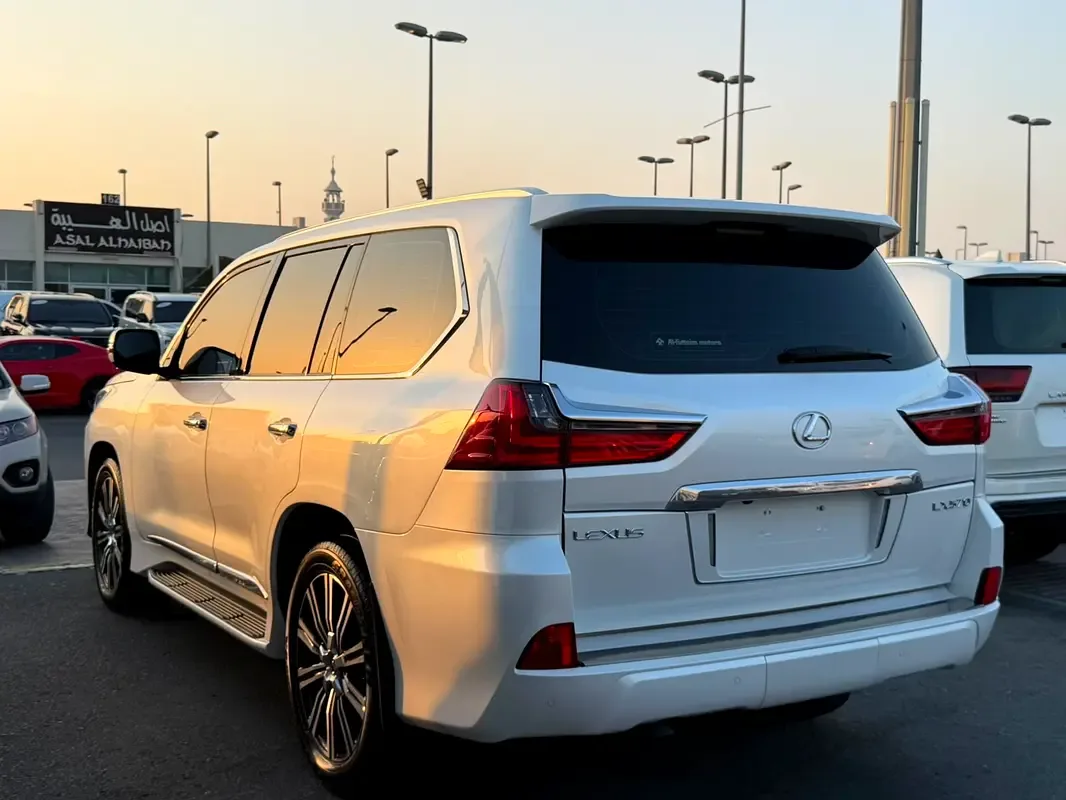 Lexus LX 570 AT (367 hp) - 5