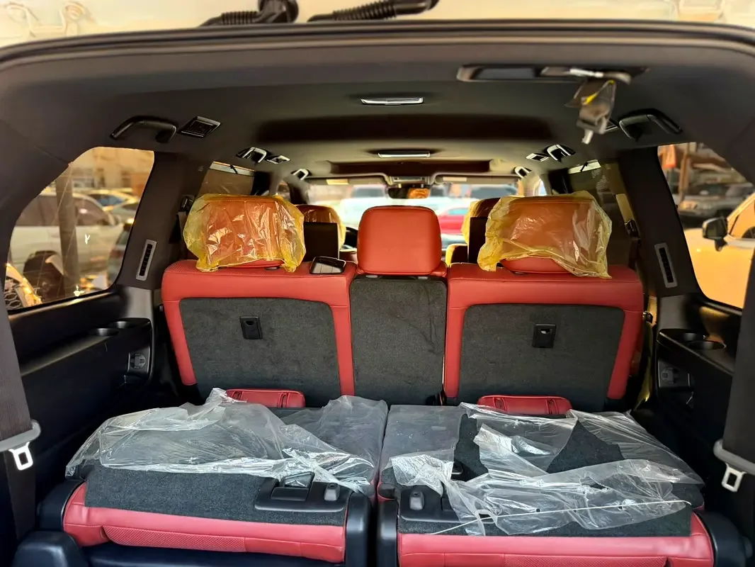 Lexus LX 570 AT (367 hp) - 12