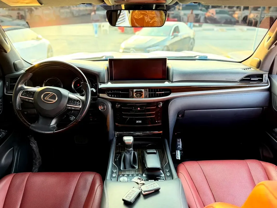 Lexus LX 570 AT (367 hp) - 16