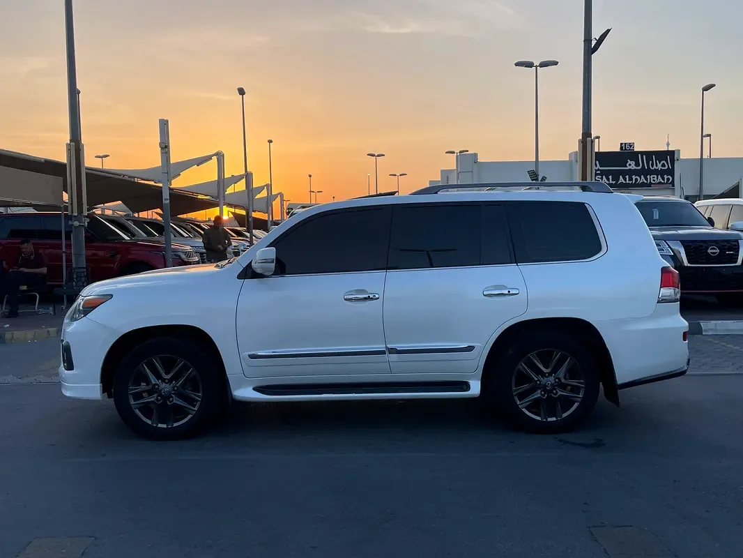 Lexus LX 570 AT (367 hp) - 3