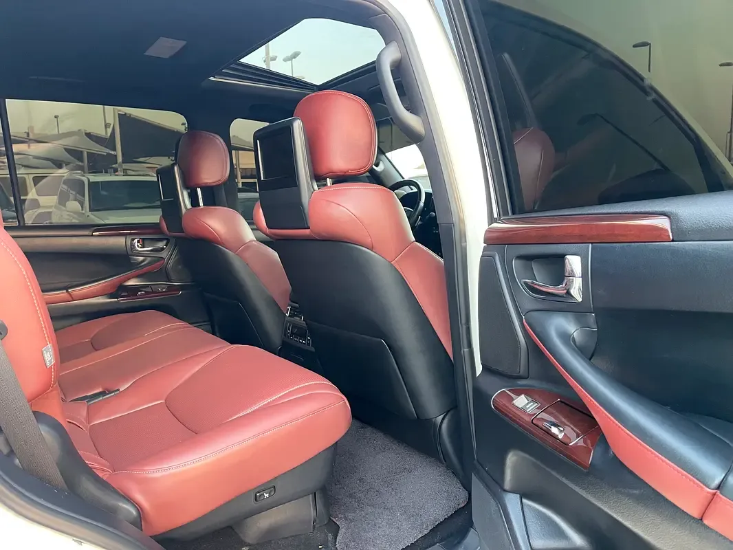 Lexus LX 570 AT (367 hp) - 14