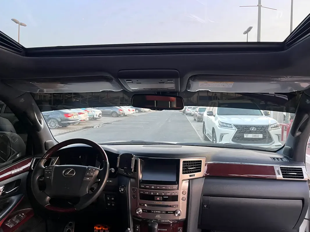 Lexus LX 570 AT (367 hp) - 19