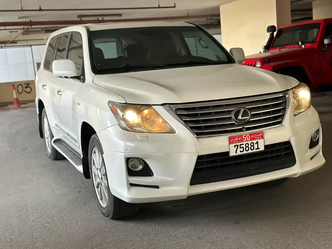 Lexus LX 570 AT (367 hp)