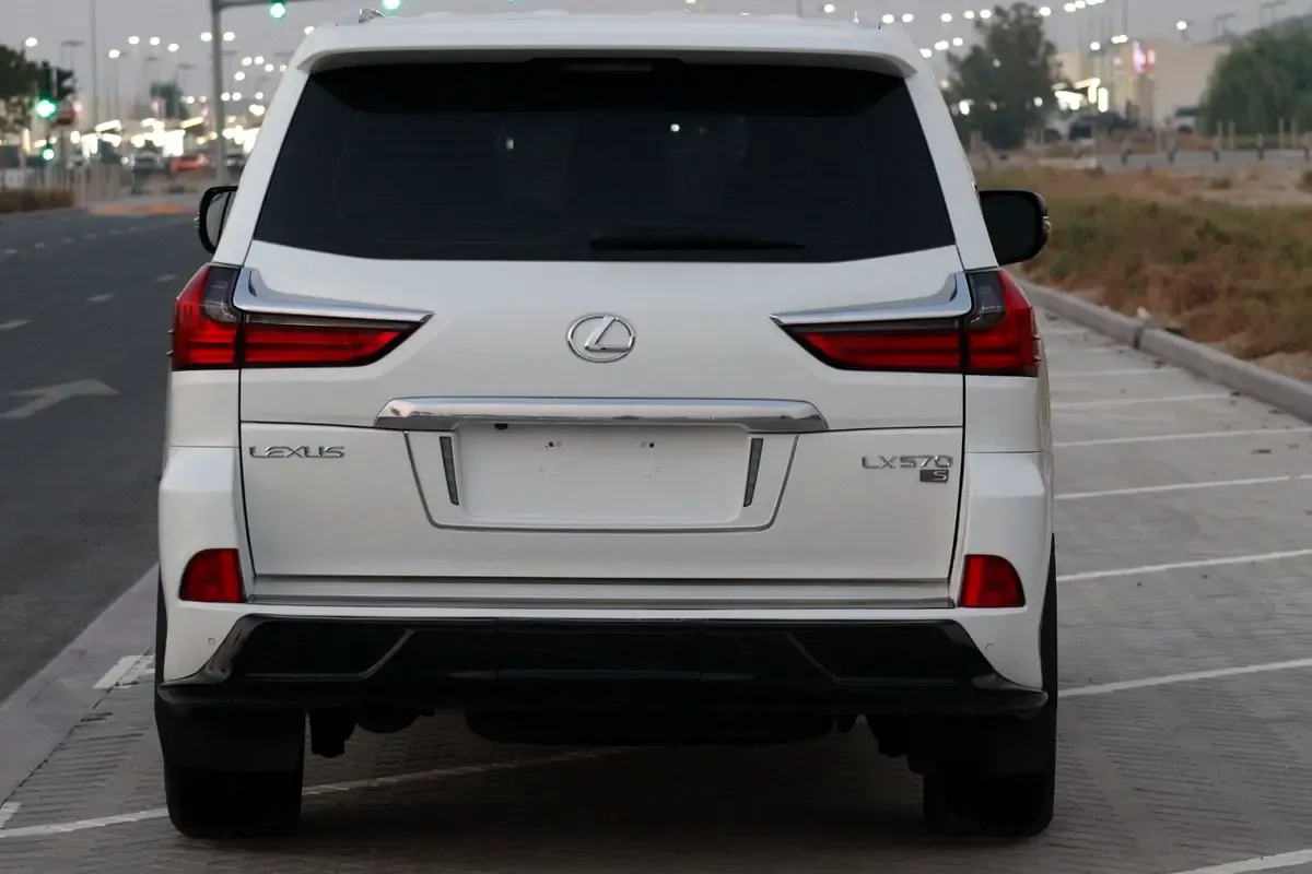 Lexus LX 570 AT (367 حصان) - 5