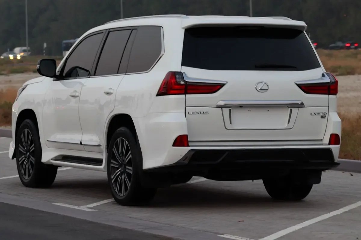 Lexus LX 570 AT (367 حصان) - 6