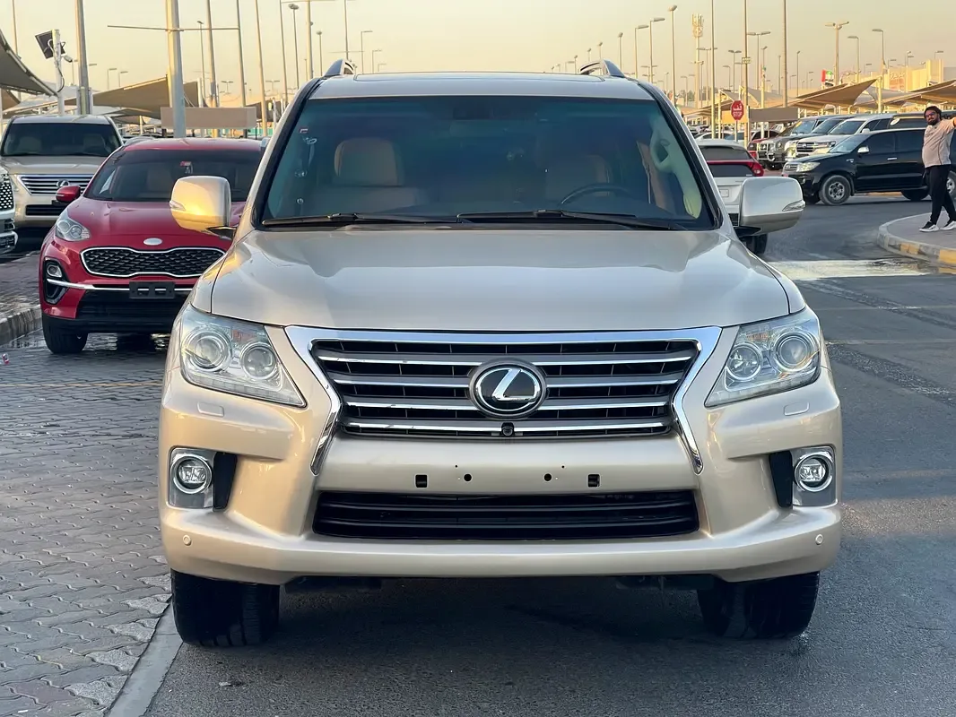 Lexus LX 570 AT (367 hp)