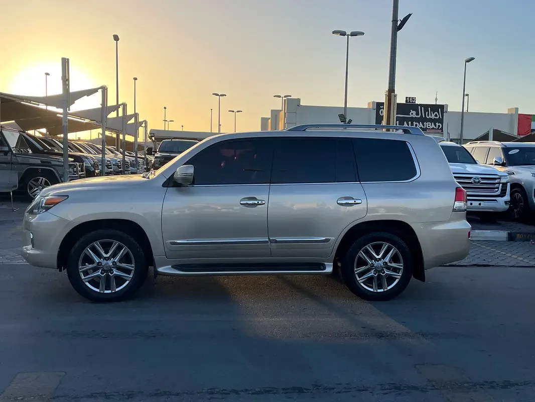 Lexus LX 570 AT (367 حصان) - 3