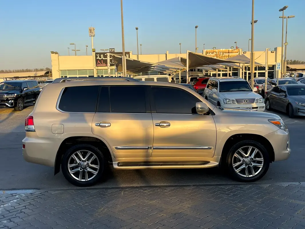 Lexus LX 570 AT (367 حصان) - 7