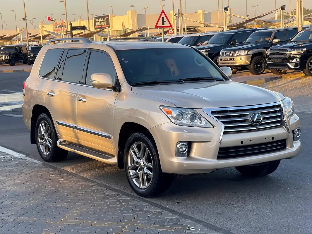 Lexus LX 570 AT (367 حصان) - 8