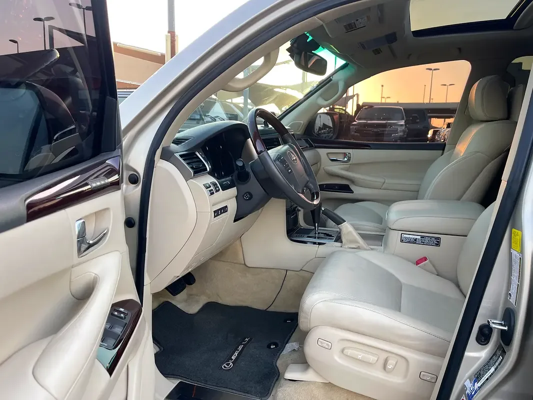 Lexus LX 570 AT (367 حصان) - 10
