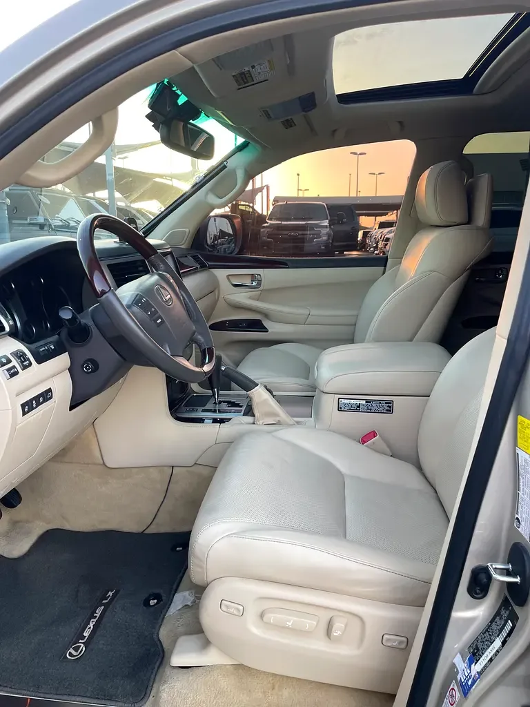 Lexus LX 570 AT (367 حصان) - 11