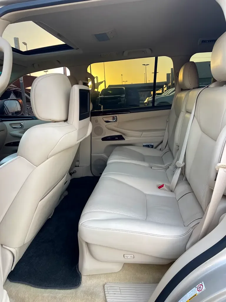 Lexus LX 570 AT (367 حصان) - 13