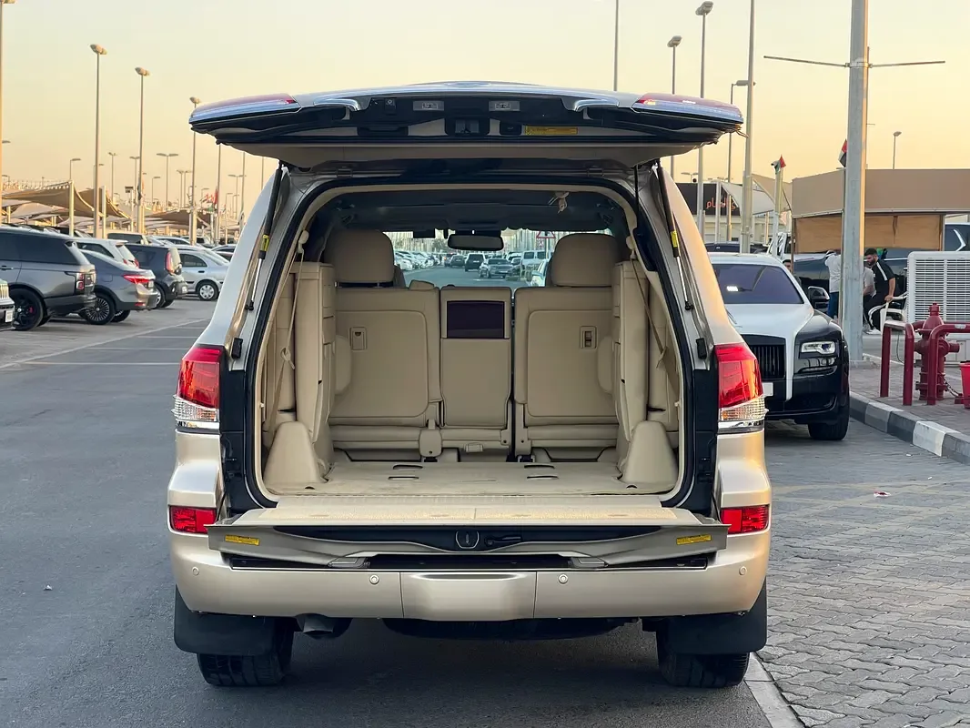 Lexus LX 570 AT (367 حصان) - 17