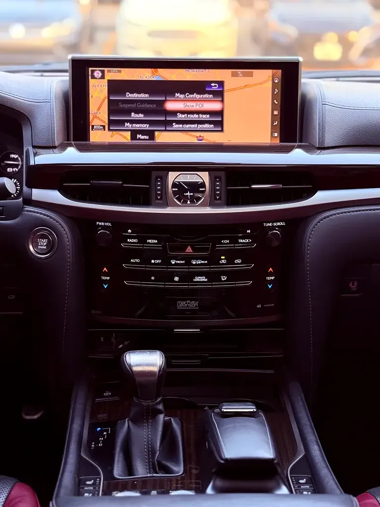 Lexus LX 570 AT (367 hp) - 17