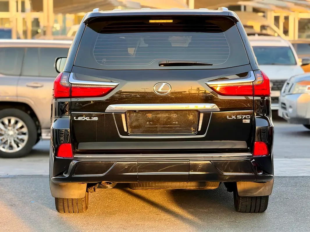 Lexus LX 570 AT (367 حصان) - 7