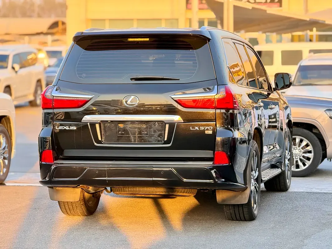 Lexus LX 570 AT (367 حصان) - 9