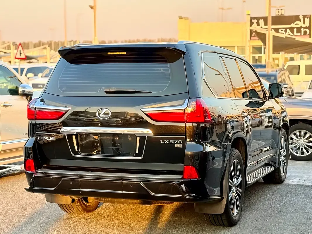 Lexus LX 570 AT (367 حصان) - 11