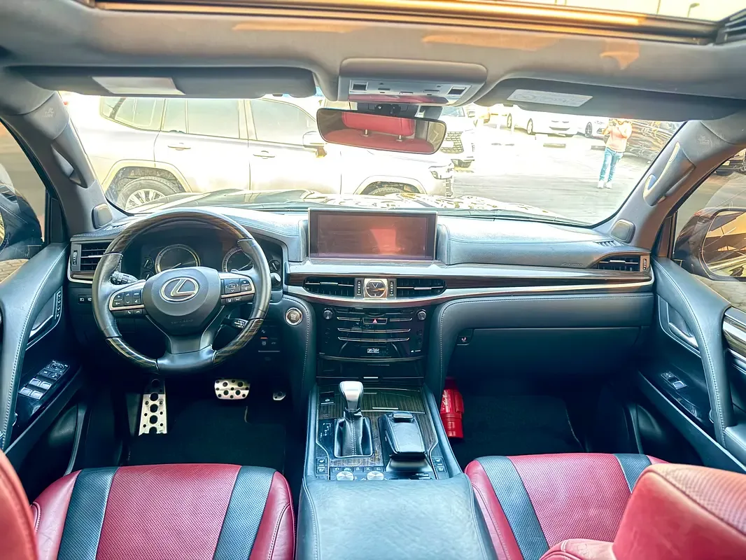 Lexus LX 570 AT (367 حصان) - 16