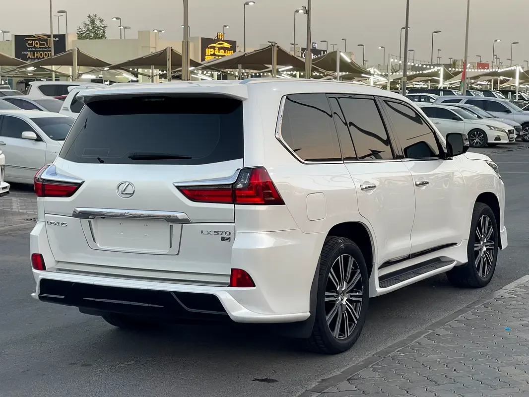 Lexus LX 570 AT (367 حصان) - 6