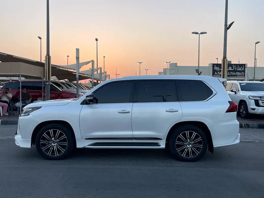 Lexus LX 570 AT (367 حصان) - 3