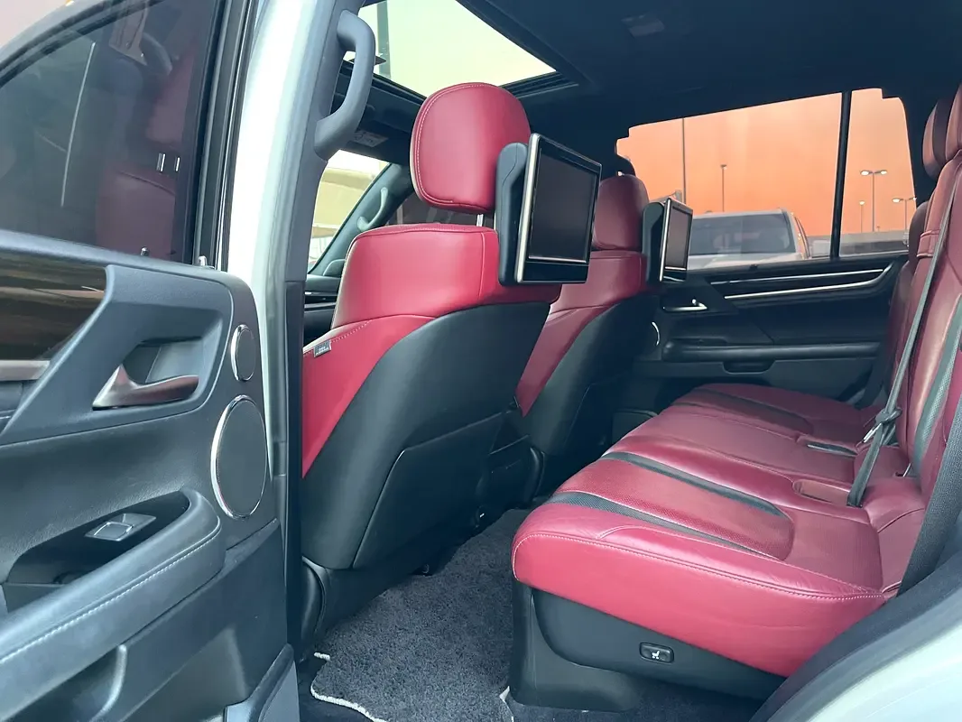 Lexus LX 570 AT (367 حصان) - 12