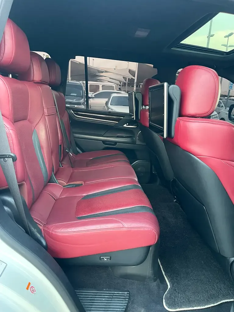 Lexus LX 570 AT (367 حصان) - 15