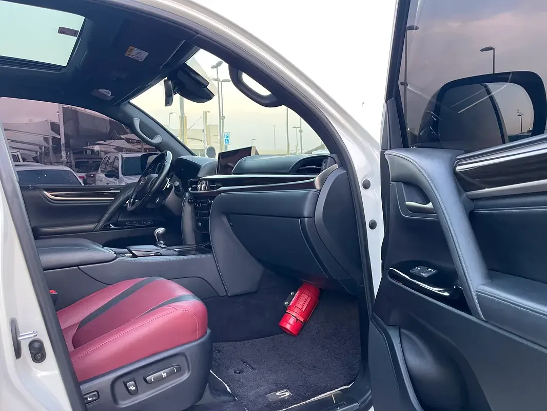 Lexus LX 570 AT (367 حصان) - 16