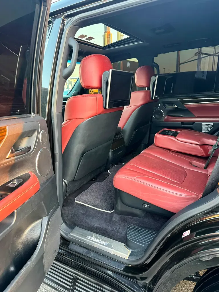 Lexus LX 570 AT (367 hp) - 11