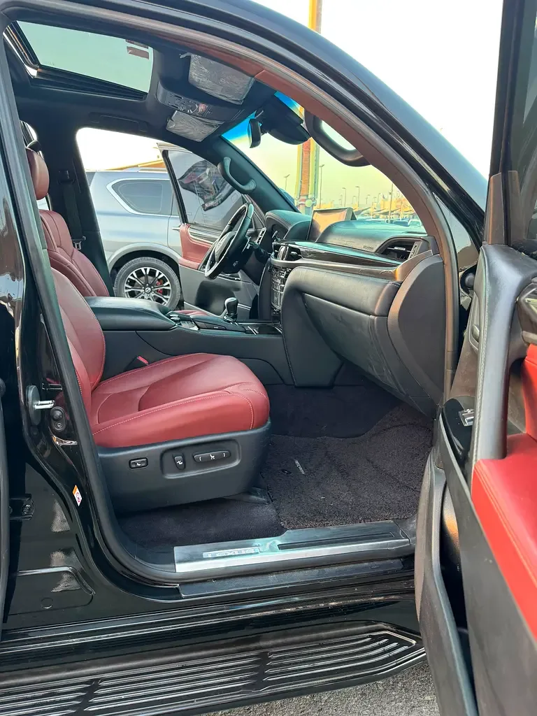 Lexus LX 570 AT (367 hp) - 14
