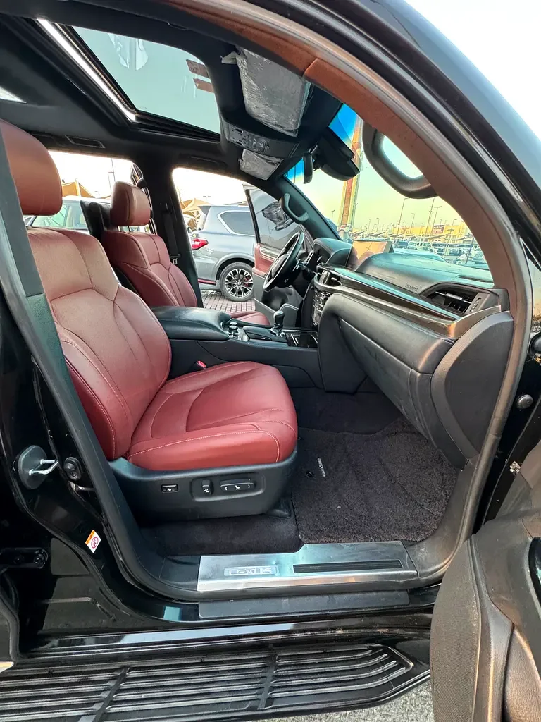 Lexus LX 570 AT (367 hp) - 15