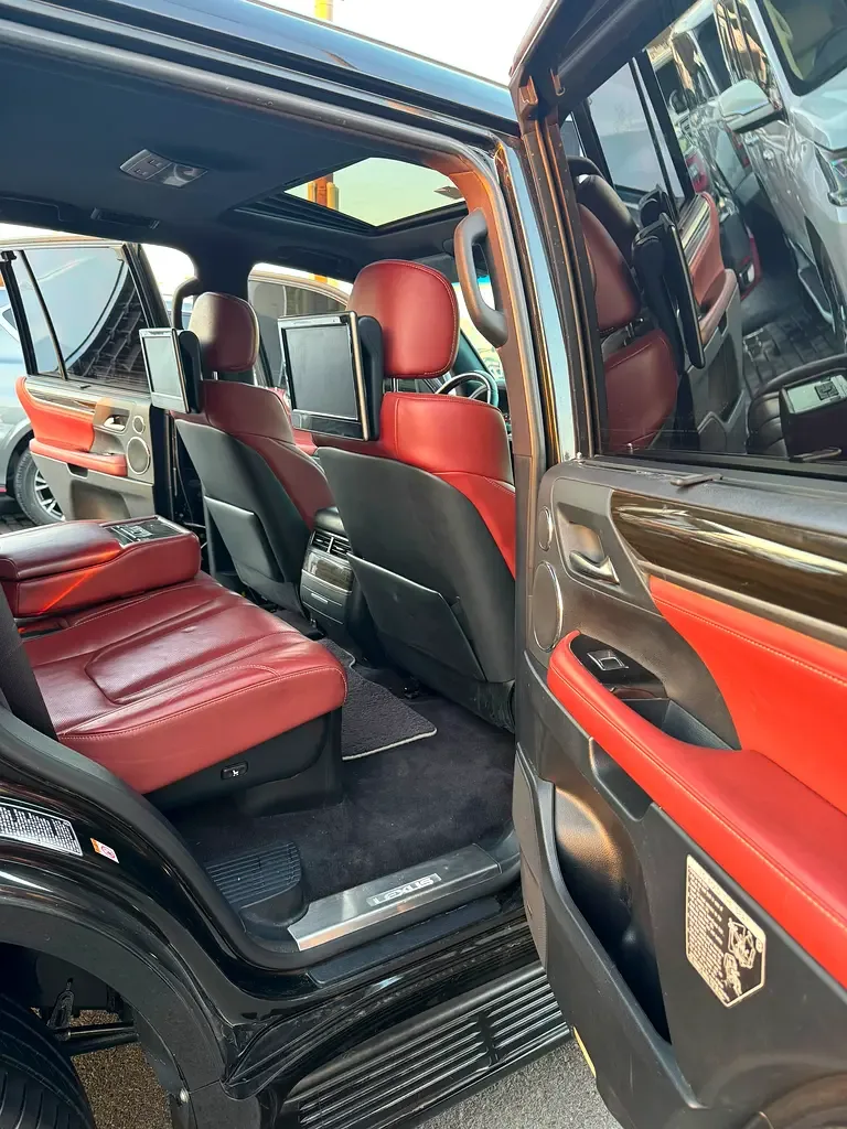 Lexus LX 570 AT (367 hp) - 19