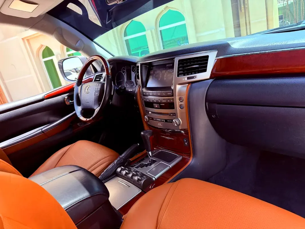 Lexus LX 570 AT (367 حصان) - 8