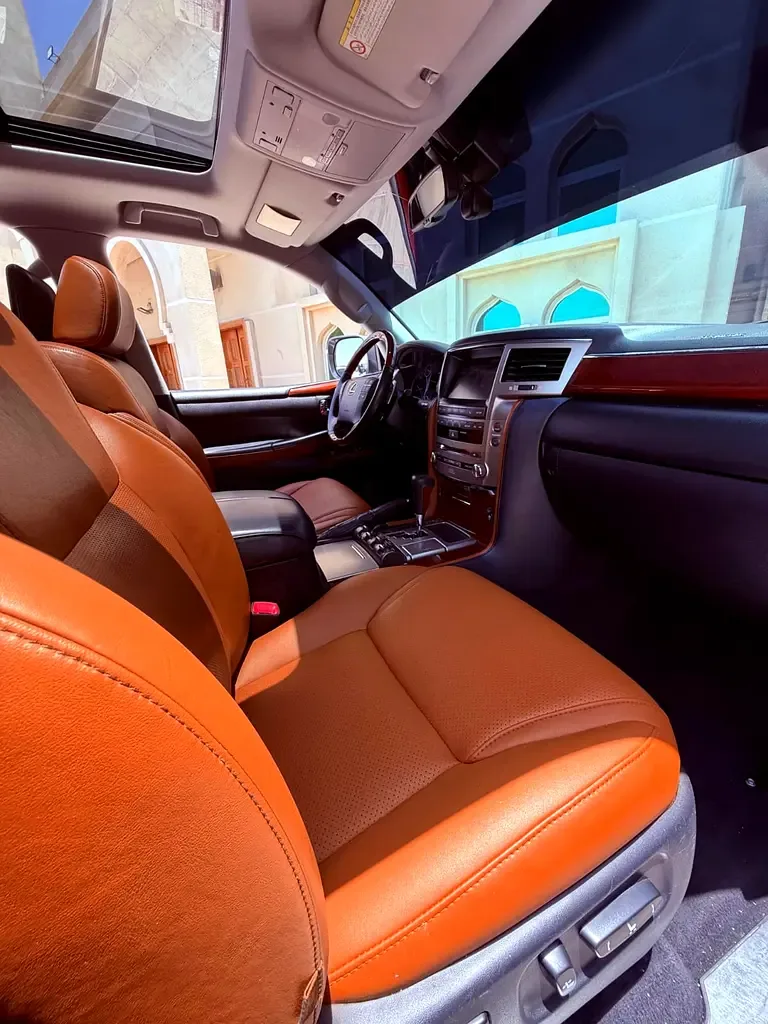 Lexus LX 570 AT (367 حصان) - 13