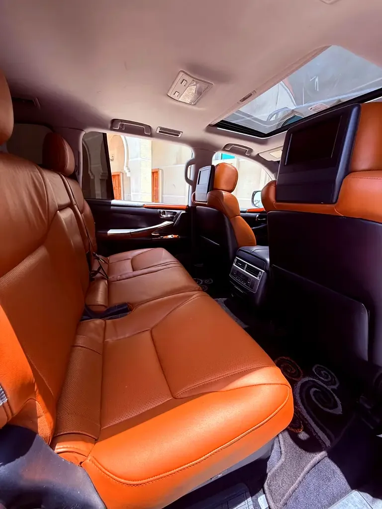 Lexus LX 570 AT (367 حصان) - 14