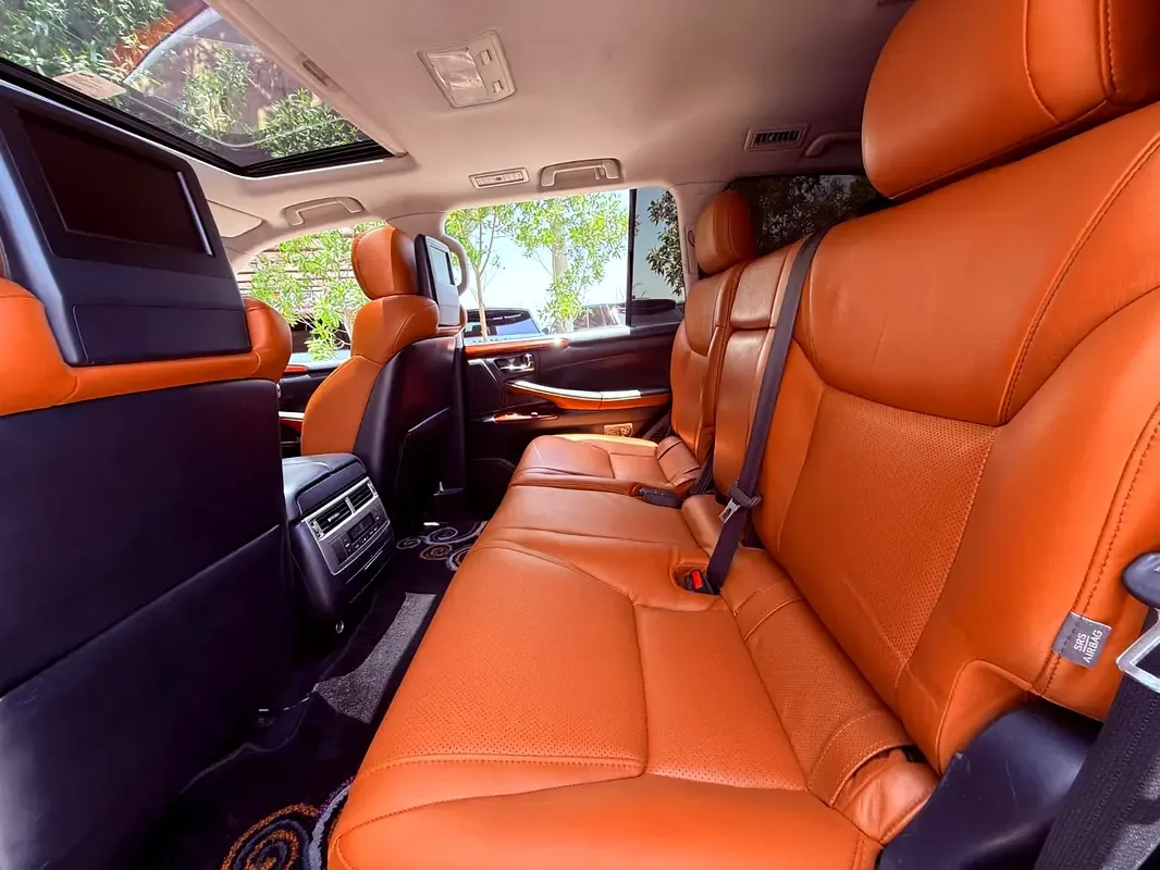 Lexus LX 570 AT (367 حصان) - 15