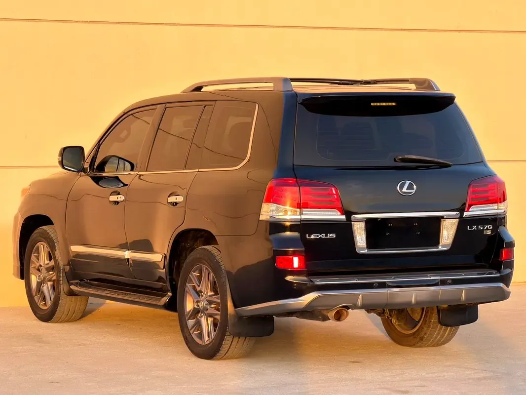 Lexus LX 570 AT (367 hp) - 2