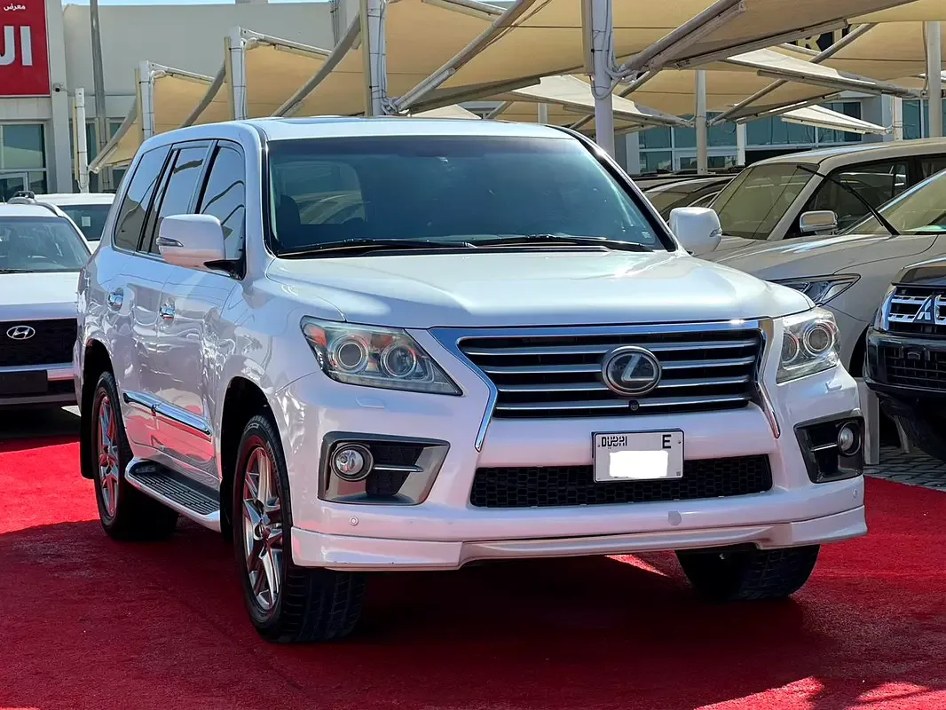 Lexus LX 570 AT (367 hp)