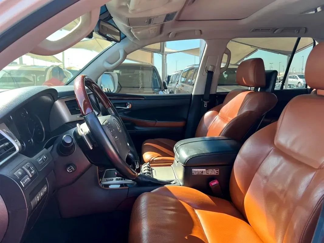 Lexus LX 570 AT (367 hp) - 9