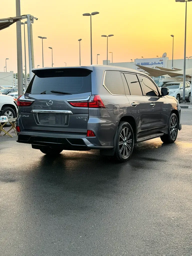 Lexus LX 570 AT (367 حصان) - 5