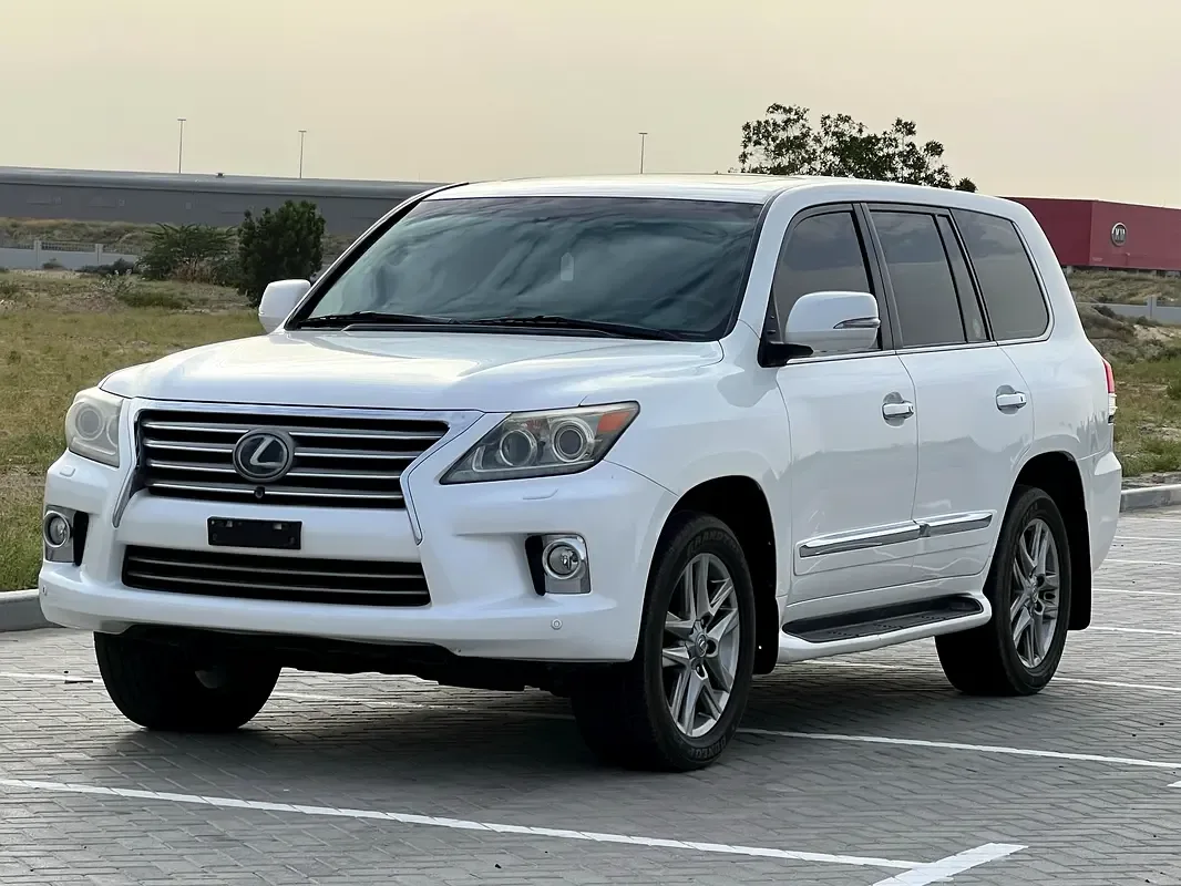 Lexus LX 570 AT (367 hp)